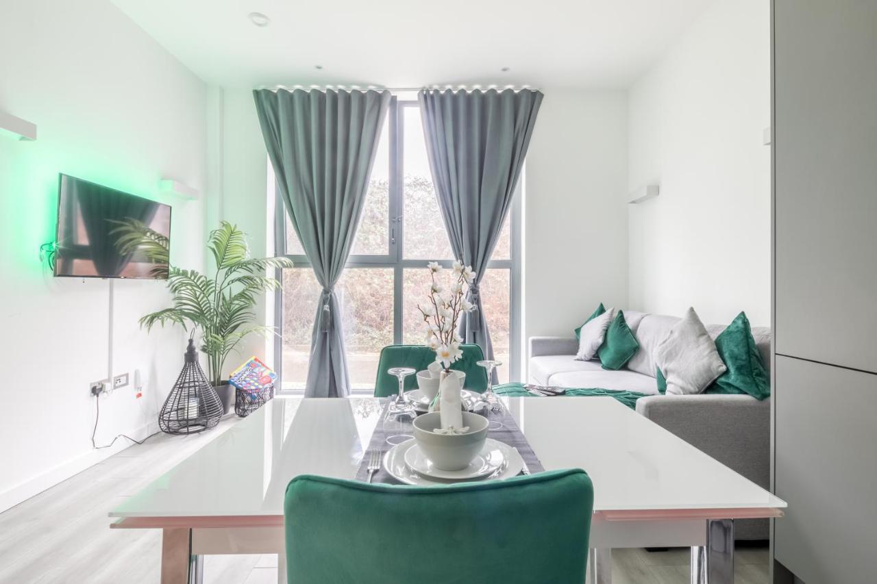 Elegant Apartment Μίλτον Κέινς Εξωτερικό φωτογραφία