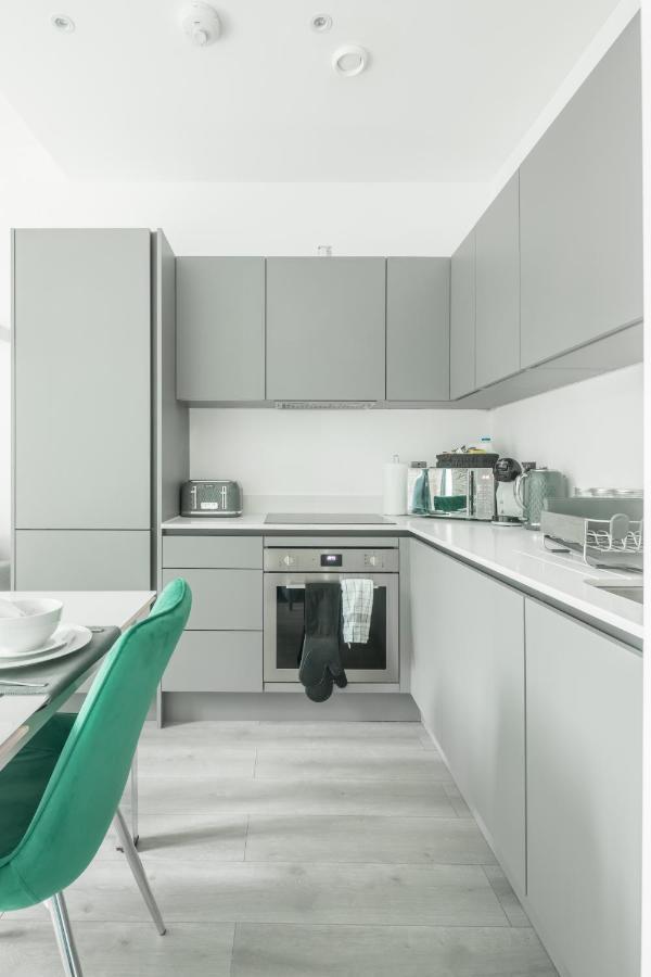 Elegant Apartment Μίλτον Κέινς Εξωτερικό φωτογραφία